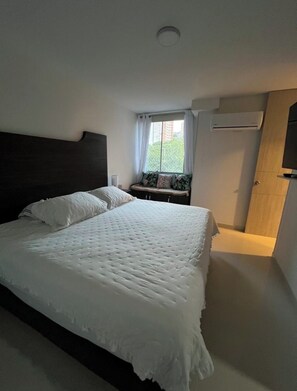 3 Schlafzimmer, Zimmersafe, Schreibtisch, Bügeleisen/Bügelbrett