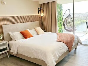 1 bedroom, iron/ironing board, WiFi, bed sheets - Waikiki Seaside Luxury King Condo with Balcony (Honolulu)