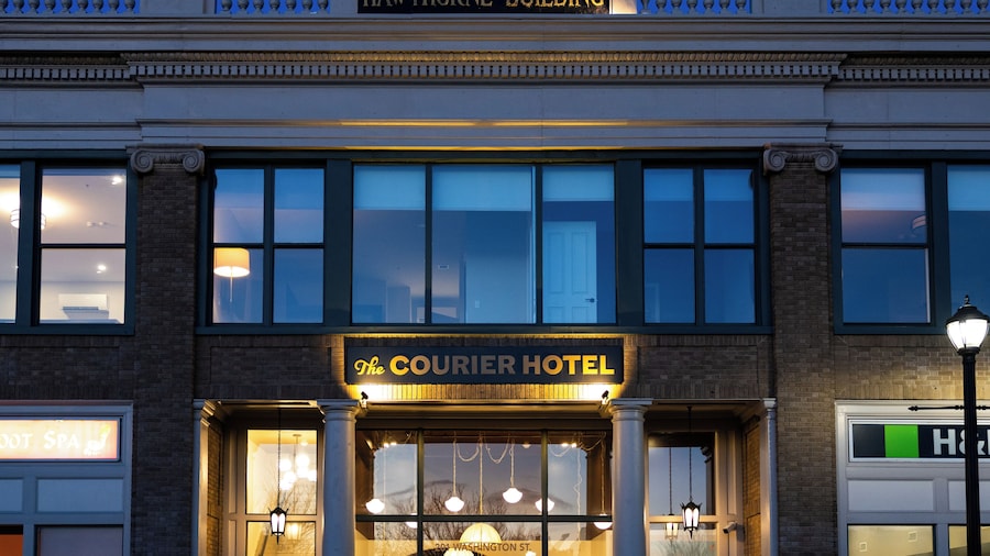 The Courier Hotel