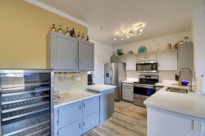 Unclassified image, 4 of 36, button - Papago Park Condo w/ Pool & Hot Tub (Phoenix)