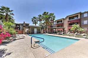 Unclassified image, 2 of 36, button - Papago Park Condo w/ Pool & Hot Tub (Phoenix)