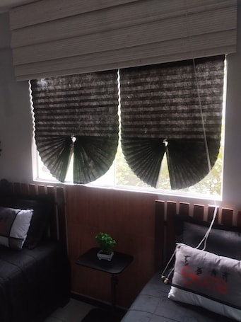 1 bedroom, iron/ironing board, bed sheets. UNIVERSIFLAT Ponta Grossa.