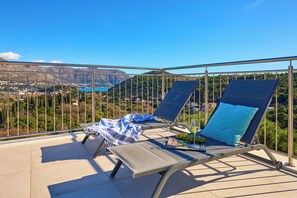 Property grounds - Hedera Estate, Villa Hedera IX (Cibaca)