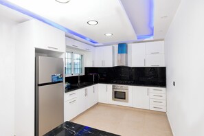 Örbylgjuofn, bakarofn, eldavélarhellur, uppþvottavél