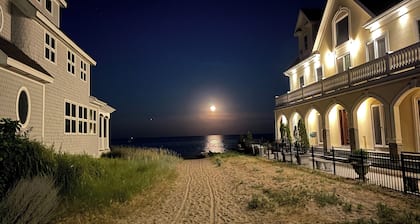 Luxury New Build 3BR Beach House, Steps from Wildemere Beach