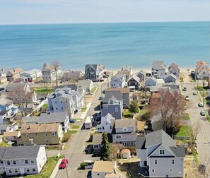 Luokittelematon kuva, 5 kautta 33, painike