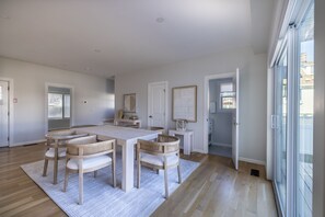 Dining - Walnut Beach Luxury House - 6 Houses from Private Beach (Milford)