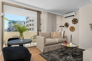 TV - Dolce Vita | Hotel Comfort Apartment (Cape Town)