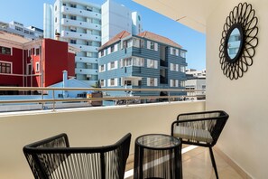 Property grounds - Contemporary Sea Point Apartment | Walk to Beach (Cape Town)