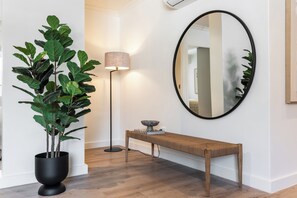 Interior - Contemporary Apartment | Gym and Mountain Views (Cape Town)