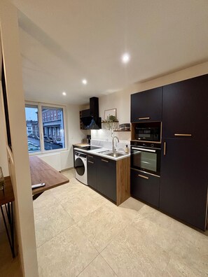 Private kitchen - Ernest's workshop (Calais)