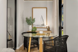 Dining - Modern Riverlands Apartment | Gym, Pool and Braai (Cape Town)