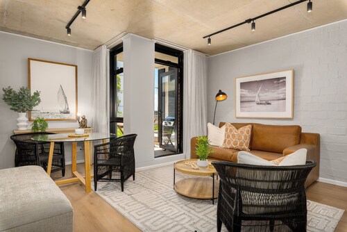 Modern Riverlands Apartment | Gym, Pool and Braai