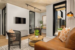 TV - Modern Riverlands Apartment | Gym, Pool and Braai (Cape Town)