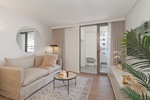 TV - Cozy Coastal Studio | Incredible Walkable Location (Cape Town)