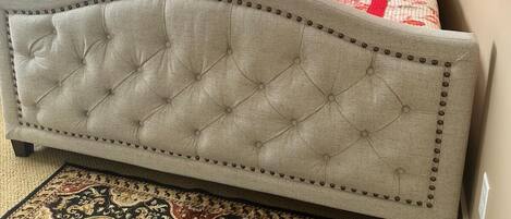 Desk, WiFi, bed sheets