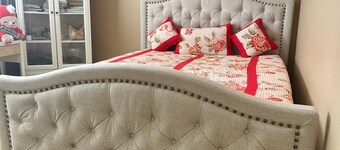 Comfortable Ensuite GuestRoom in Quiet Echo Valley