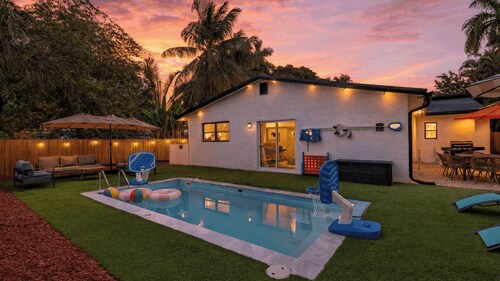 Hoop & Splash House by Avantstay Game Room + Pool + Firepit + Minutes to Las Olas