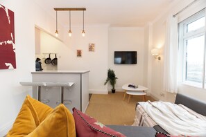 TV - Bright 1BR Near Notting Hill & Portobello - Pass the Keys (London)