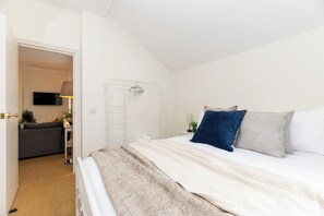 1 chambre, fer et planche à repasser, Wi-Fi gratuit, draps fournis