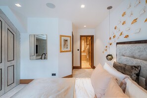 2 bedrooms, iron/ironing board, WiFi - Elegant Executive Private House St James Park (London)
