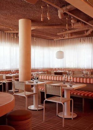 Dining - Byron Vibes - Luxury Couples Apartment in Jonson Lane, Byron Bay + Rooftop Pool (Byron)
