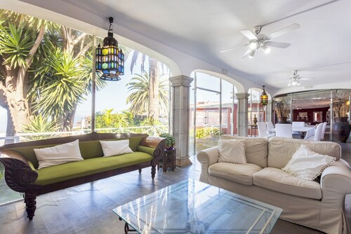 Home2Book Colonial Luxury Villa with Pool