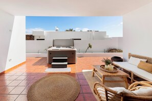 Unclassified image, 2 of 39, button - Home2Book Lanzarote Sunset & Jacuzzi House (Charco del Palo)