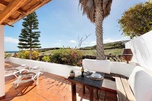 Unclassified image, 5 of 39, button - Home2Book Lanzarote Sunset & Jacuzzi House (Charco del Palo)