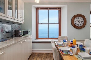 Dining - 6 Paragon Court - Sea Front Apartment (Tenby)