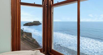 6 Paragon Court - Sea Front Apartment