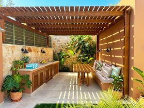 Outdoor dining - Villa Analidia Comfort (Koridallos)