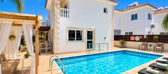 Argiro Bright Villa - Four Bedroom Villa, Sleeps 8