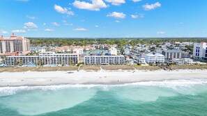 Sun-loungers - Renovated 3-Bedroom Condo, Large Pool, Beach Access & Views! (North Myrtle Beach)