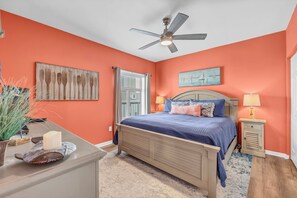 Schreibtisch, Bügeleisen/Bügelbrett, kostenloses WLAN, Bettwäsche