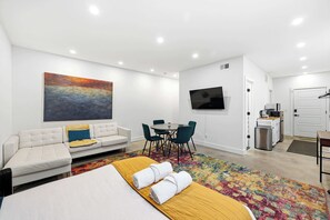 1 habitación, escritorio, wifi y ropa de cama 