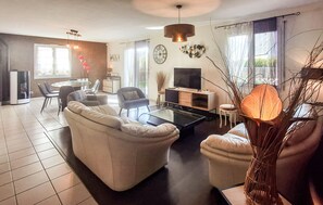 TV, fireplace - 2 bedroom awesome home in Binic-Etables-sur-Mer (Binic-Etables-sur-Mer)