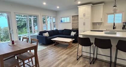 Private Getaway on Station Beach in Kincardine *New*