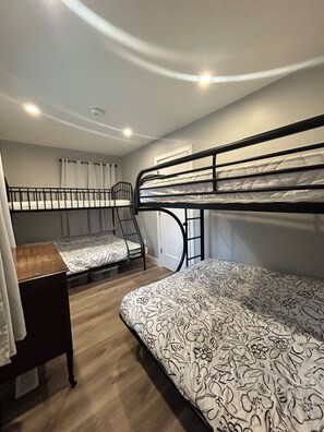 Unclassified image, 2 of 12, button - Private Getaway on Station Beach in Kincardine *New* (Kincardine)