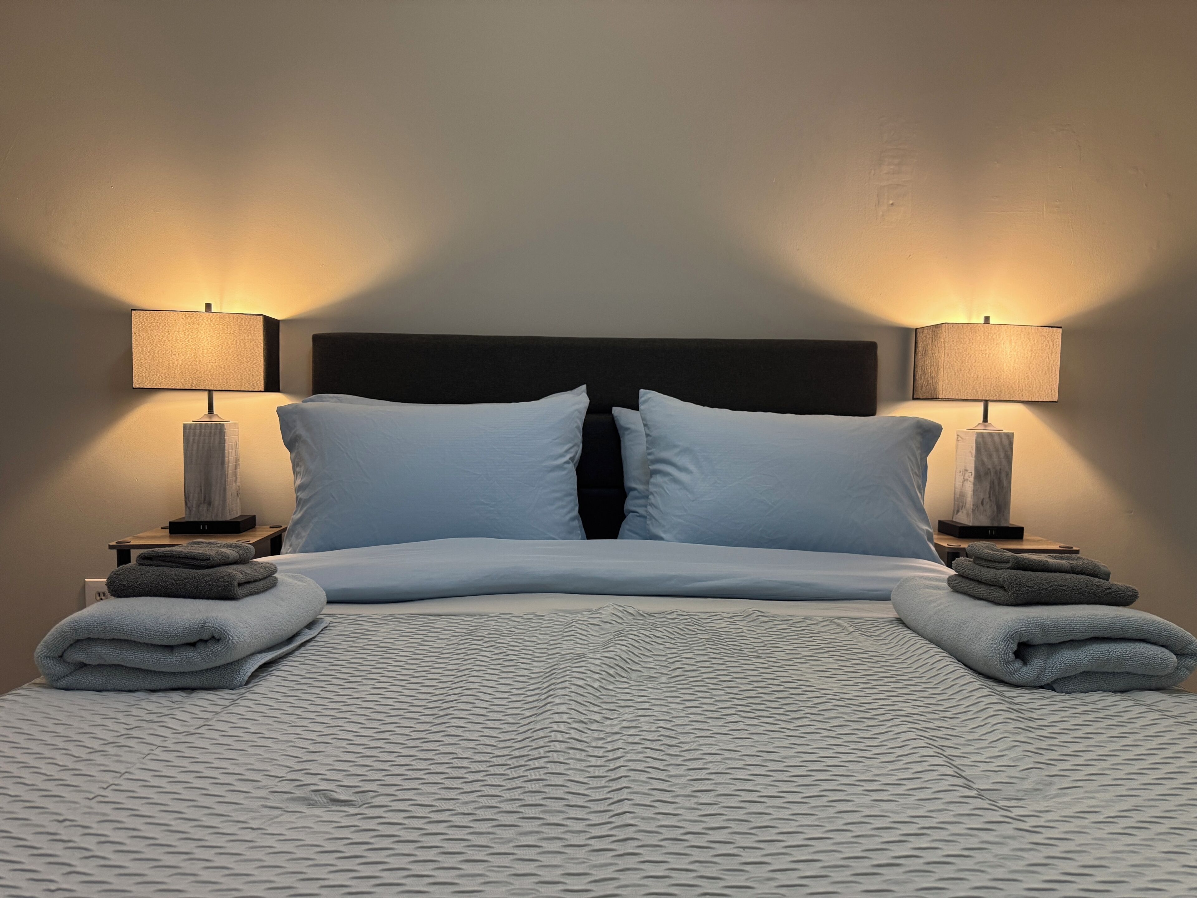 Iron/ironing board, WiFi, bed sheets