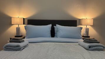 Iron/ironing board, WiFi, bed sheets