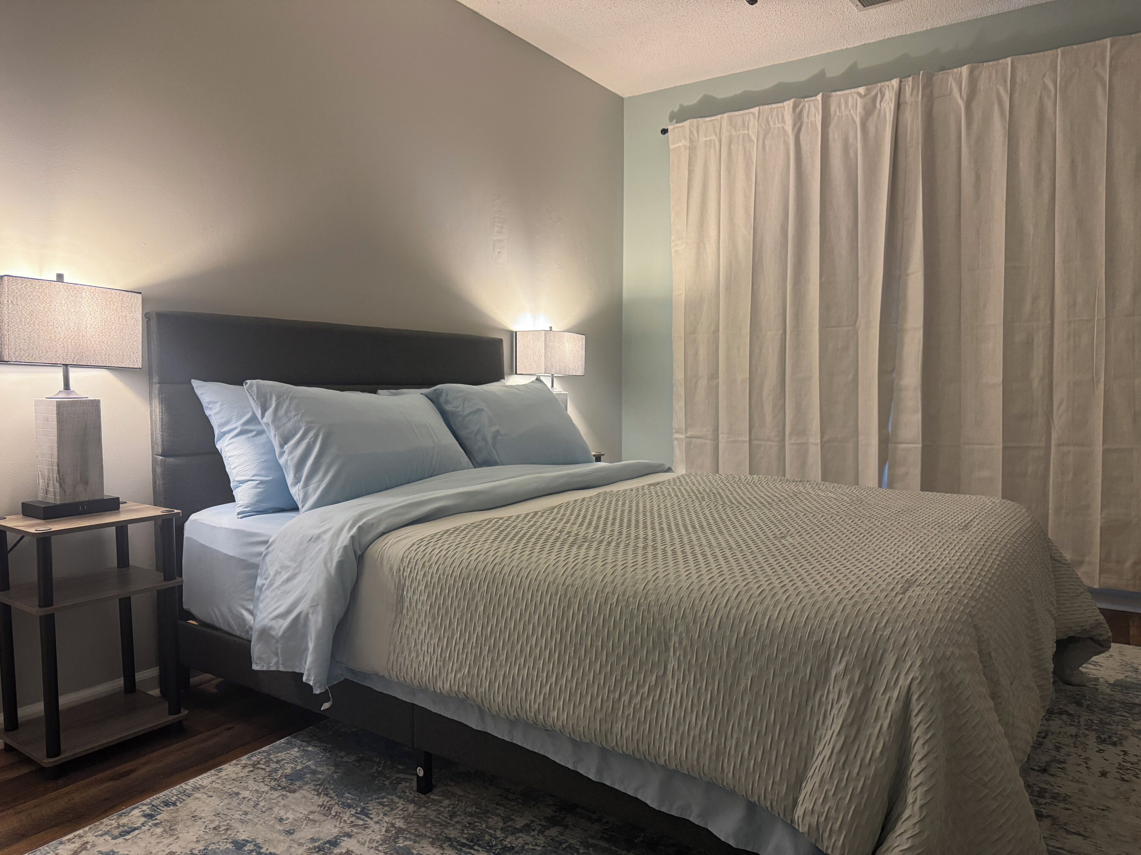 Fer et planche à repasser, Wi-Fi, draps fournis