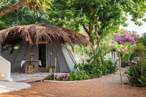 Superior huisje, uitzicht op tuin | Terras