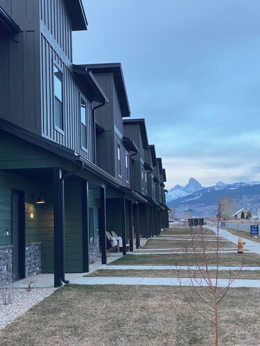 New Grand View Mountain Home “Smart Check-In”