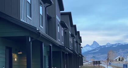 New Grand View Mountain Home “Smart Check-In”