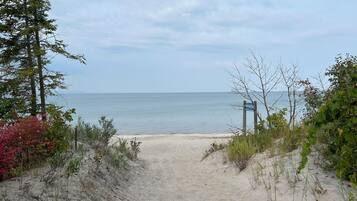 サンラウンジャー、ビーチタオル