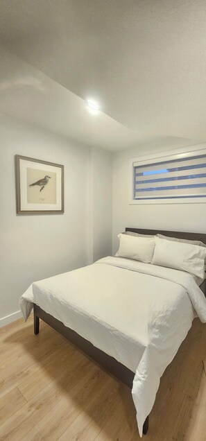 Unclassified image, 5 of 13, button - Pakallen Haven 2bedrm Basemnt Suite 5 mins to UofA/ UofA Hospital. Free wifi (Edmonton)