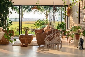 Living area -  Private 5BRs Pool Villa- Rice field.
 Best Sunrise view- Famiy-friendly- Hoi An (Thành phố Hội An)