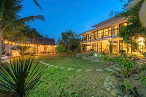 Exterior -  Private 5BRs Pool Villa- Rice field.
 Best Sunrise view- Famiy-friendly- Hoi An (Thành phố Hội An)