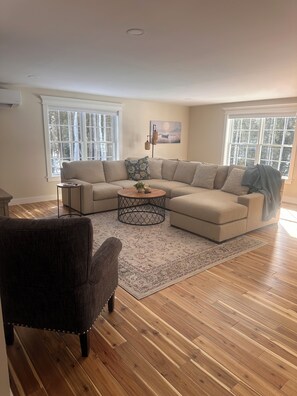 Living area - Spacious new 2 bedroom home in charming Bass Harbor (Tremont)